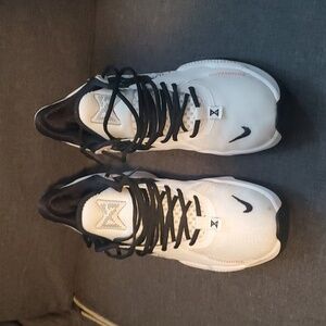 Nike men PG5 sneakers size 13 white